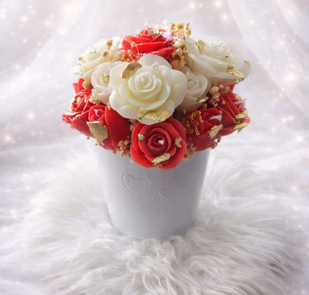 זר פרחים מנרות